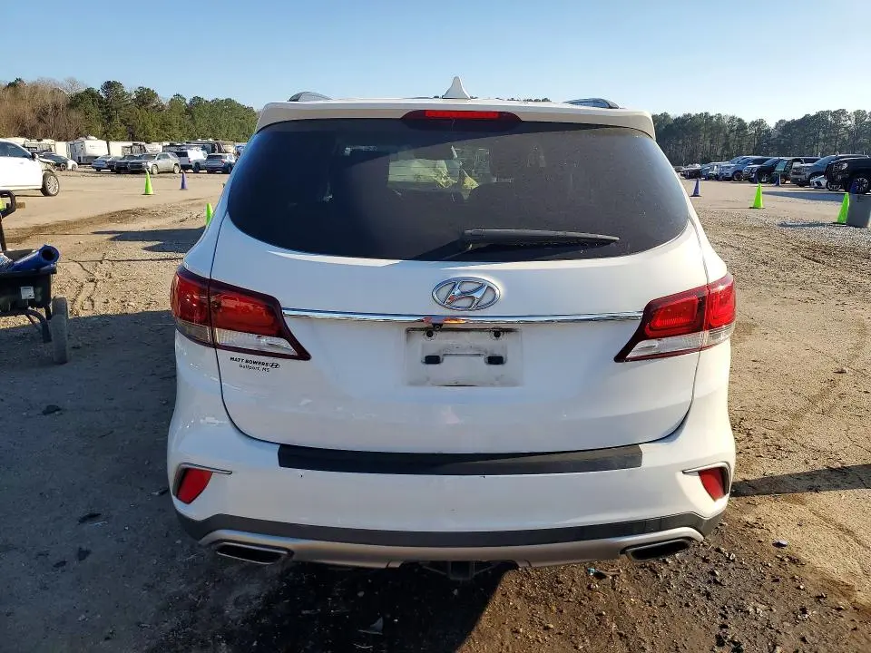 2018 HYUNDAI SANTA FE SE  