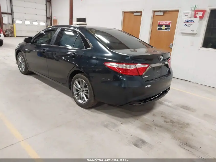 2015 TOYOTA CAMRY SE