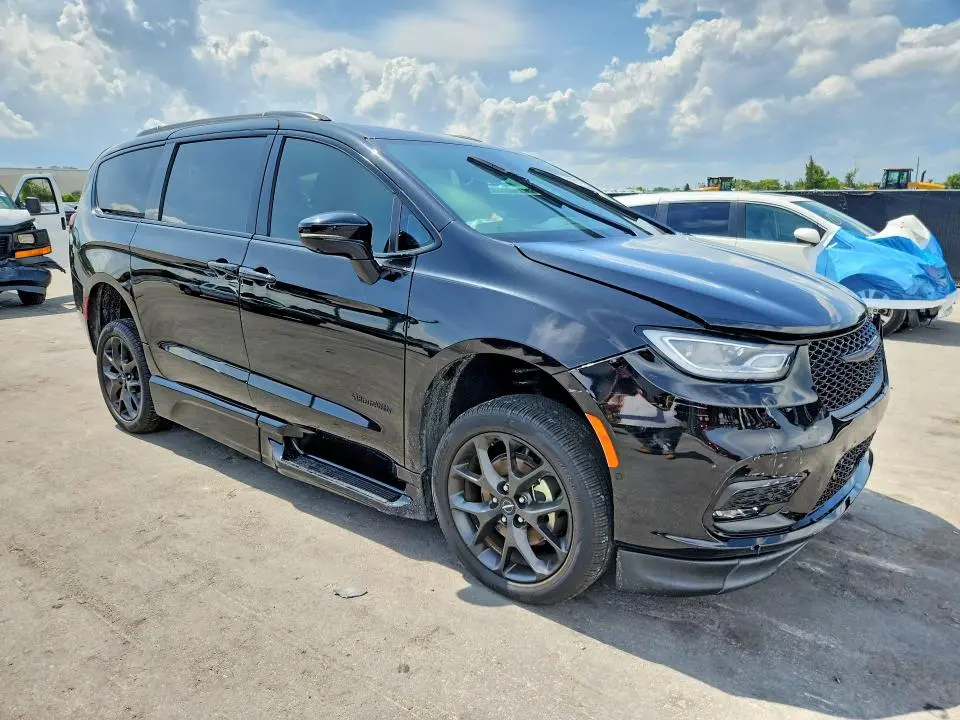 2024 CHRYSLER PACIFICA TOURING L  
