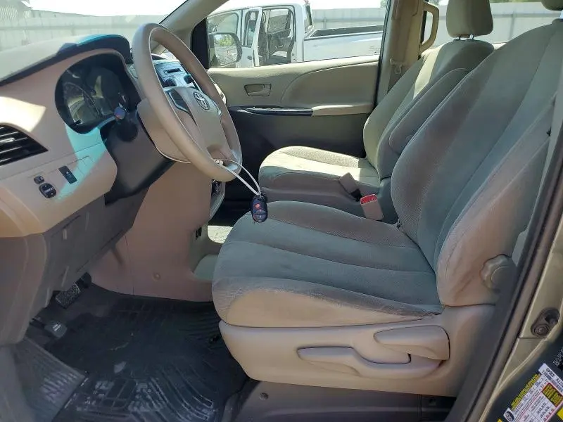 2013 TOYOTA SIENNA L 7-PASSENGER  