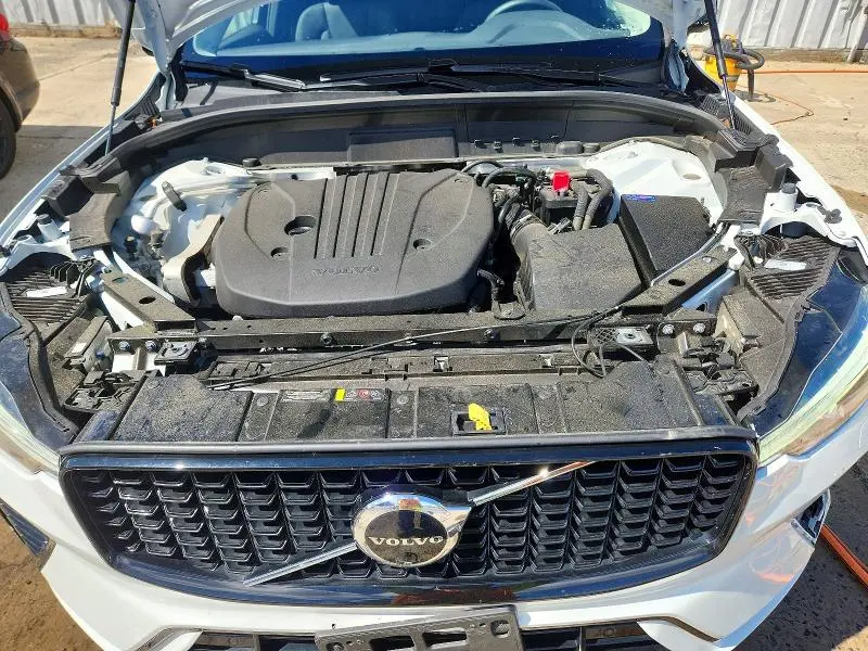 2025 VOLVO XC60 PLUS  