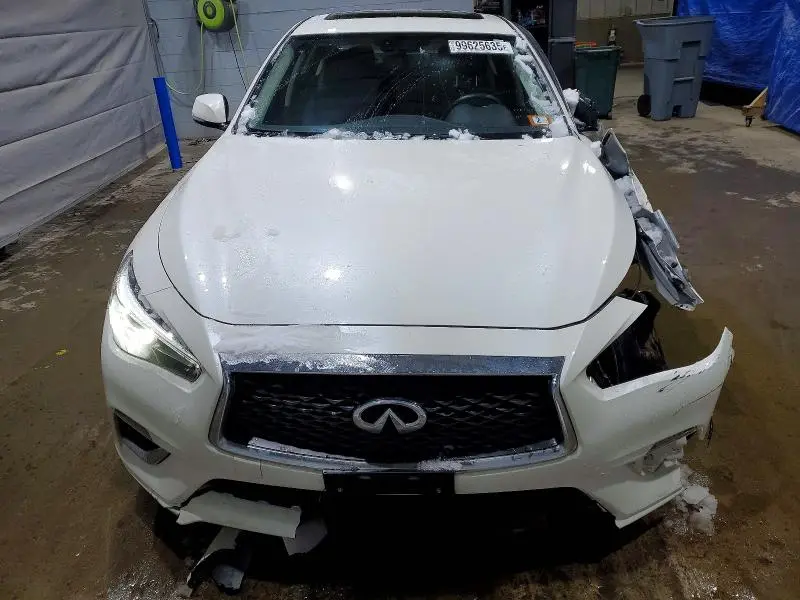 2018 INFINITI Q50 LUXE  