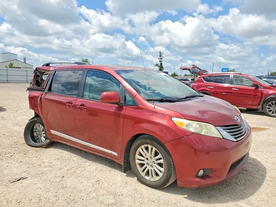 2011 TOYOTA SIENNA XLE 8-PASSENGER  