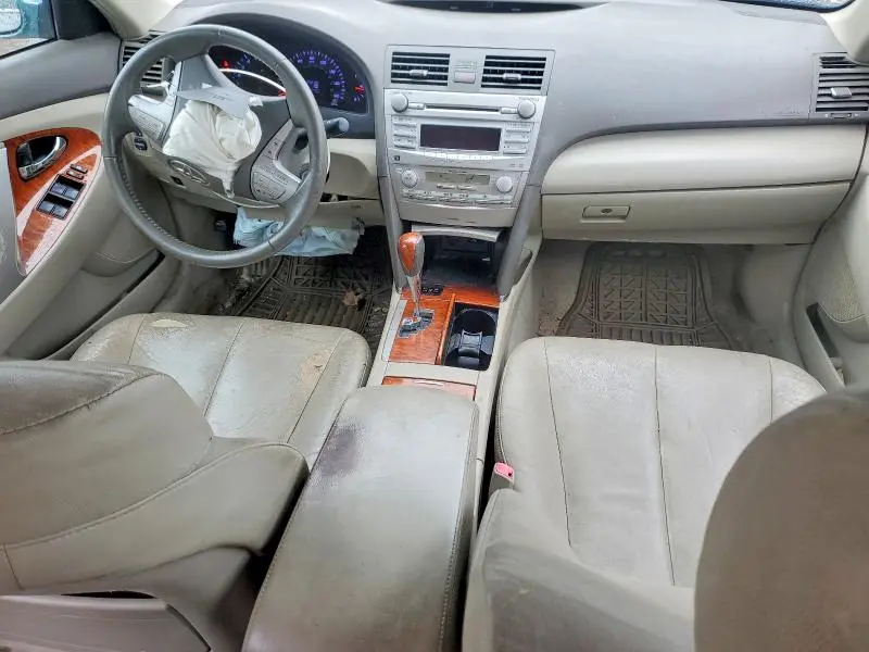 2010 TOYOTA CAMRY XLE V6  