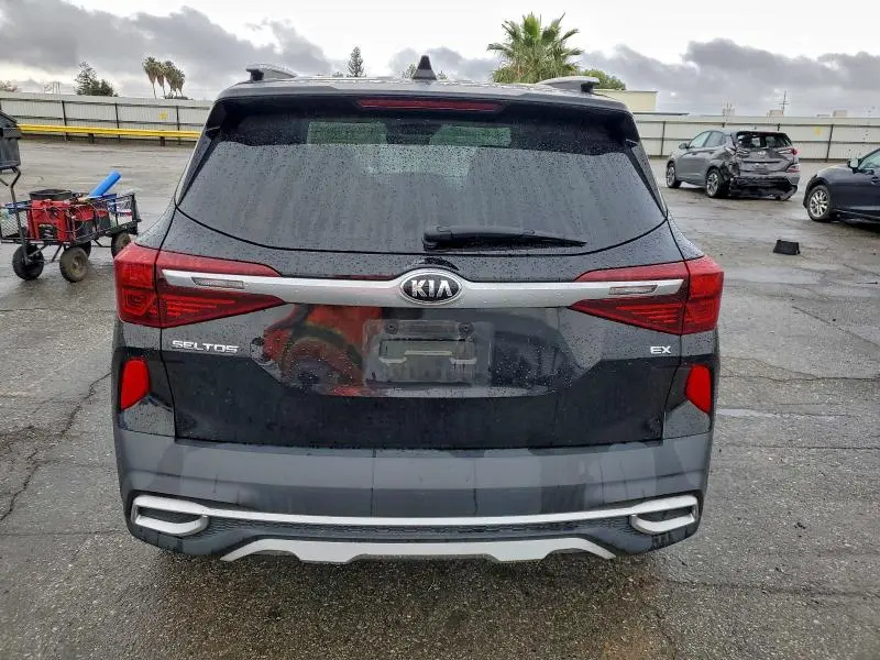2021 KIA SELTOS EX  