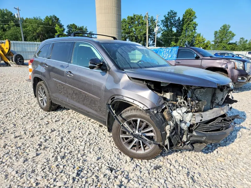 2019 TOYOTA HIGHLANDER XLE  