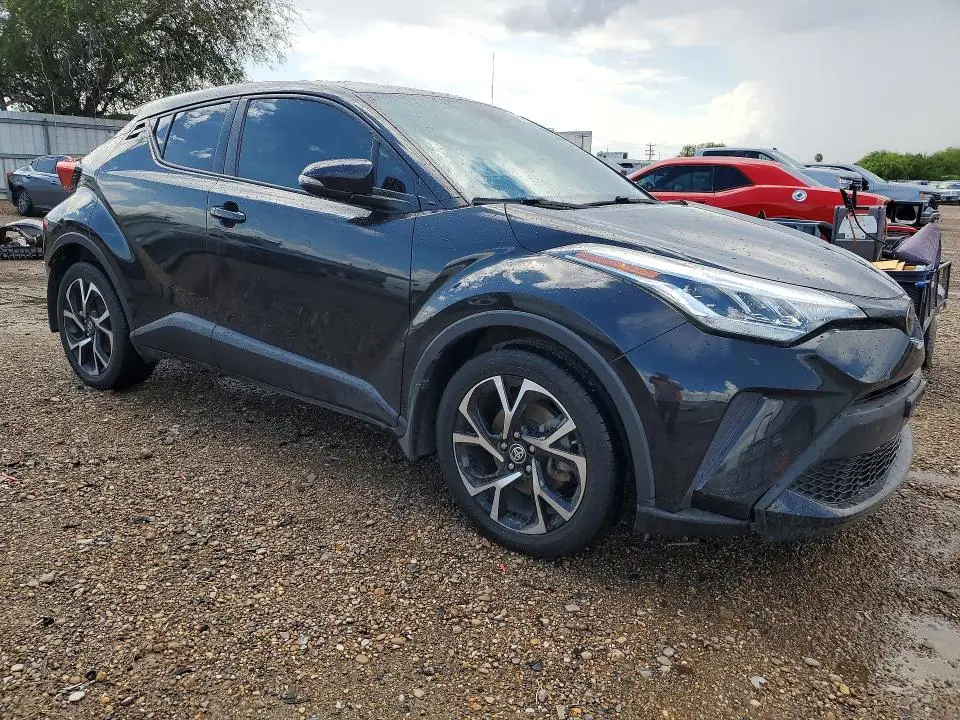 2021 TOYOTA C-HR XLE  