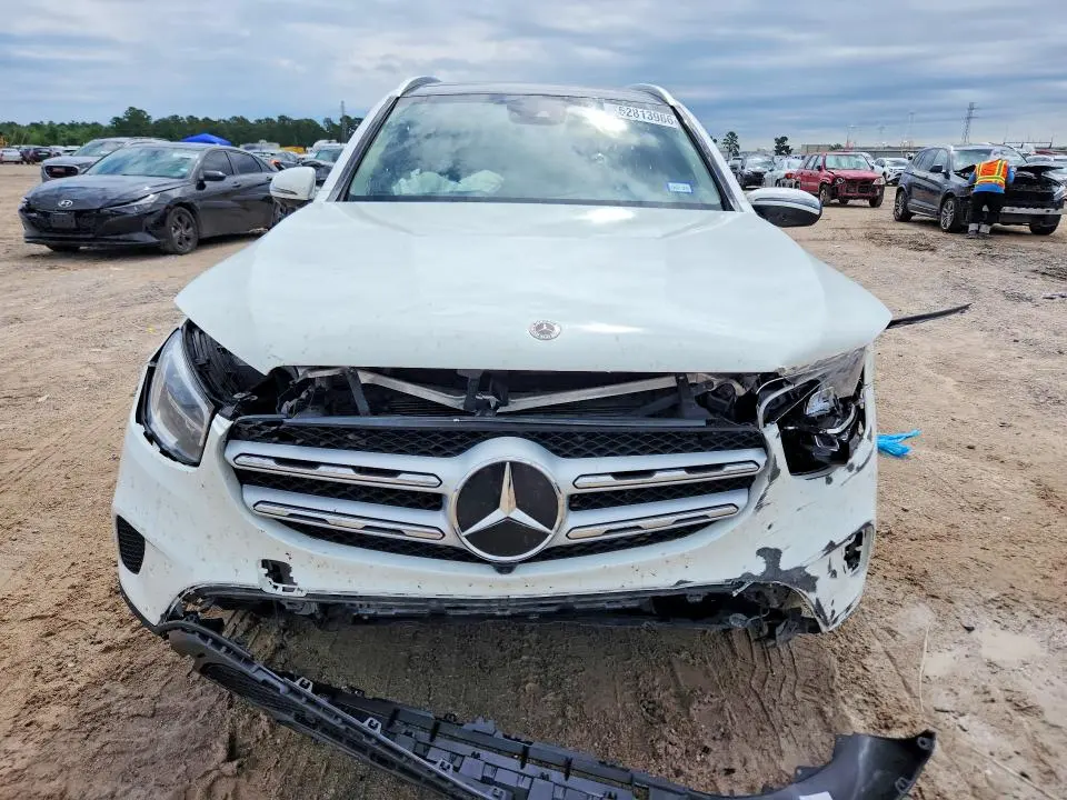 2022 MERCEDES-BENZ GLC 300  