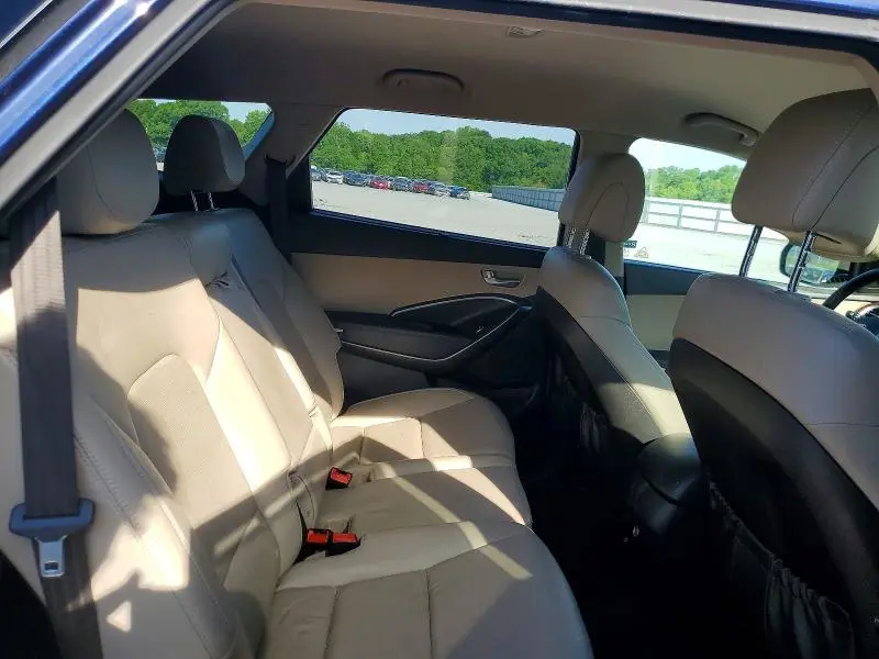 2017 HYUNDAI SANTA FE SE  