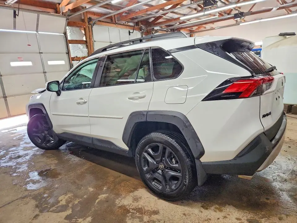 2024 TOYOTA RAV4 ADVENTURE  