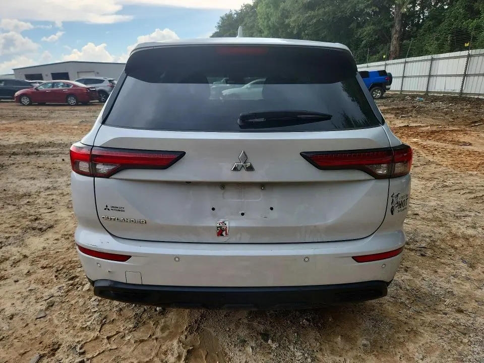 2022 MITSUBISHI OUTLANDER ES  