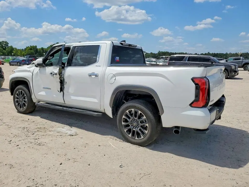 2026 TOYOTA TUNDRA CREWMAX LIMITED  