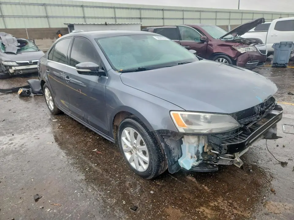 2014 VOLKSWAGEN JETTA SE  