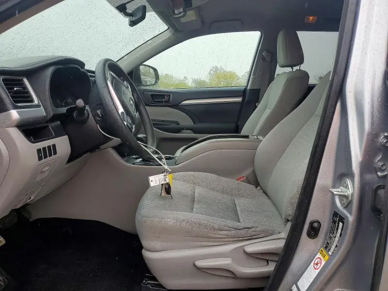 2015 TOYOTA HIGHLANDER LE  