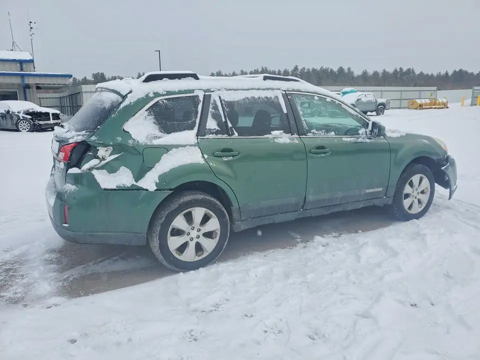 2011 SUBARU OUTBACK   