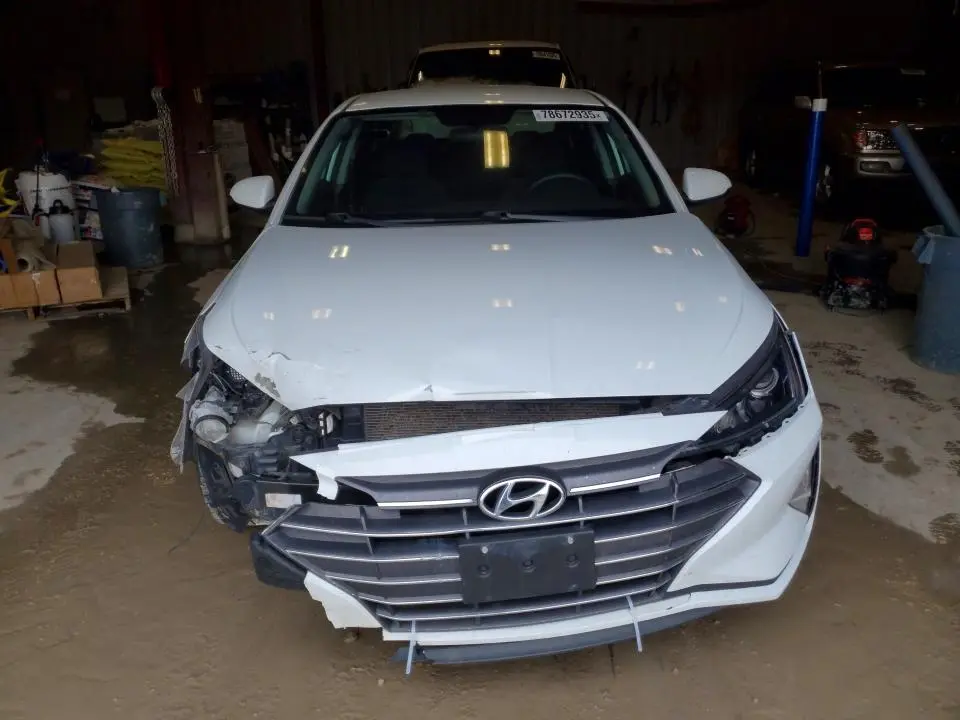 2019 HYUNDAI ELANTRA SE  