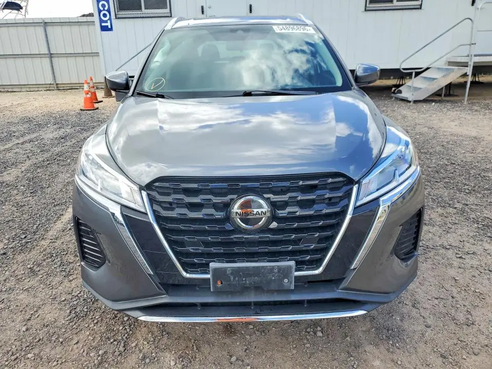 2021 NISSAN KICKS SV  