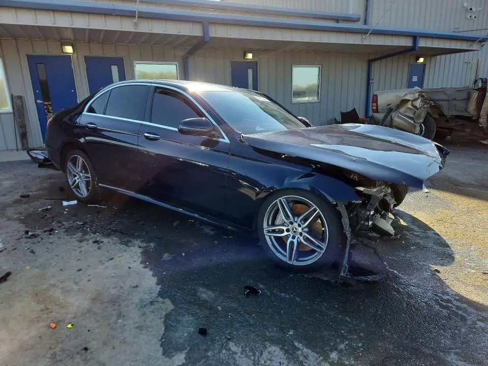 2019 MERCEDES-BENZ E 300  