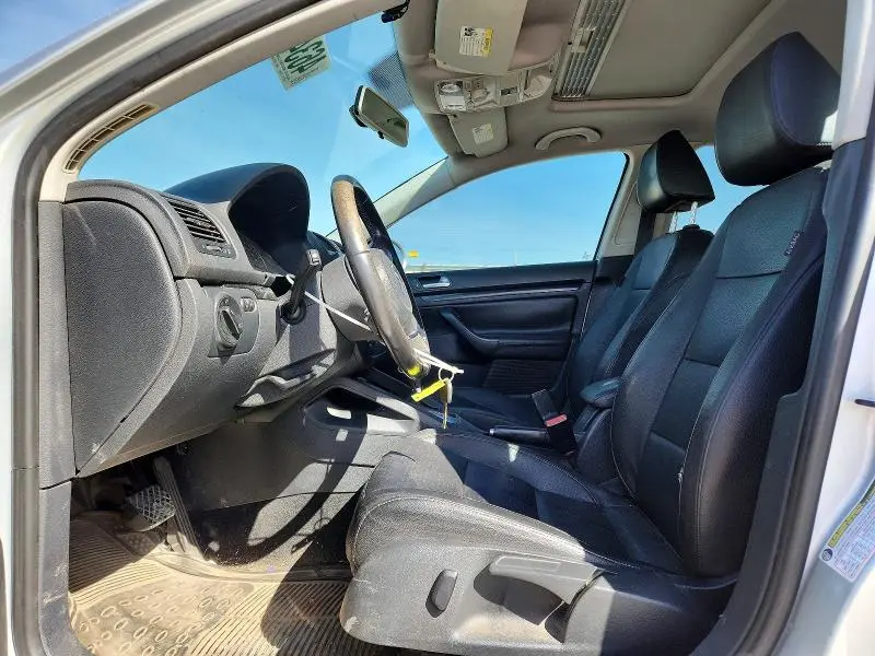 2010 VOLKSWAGEN JETTA SE  