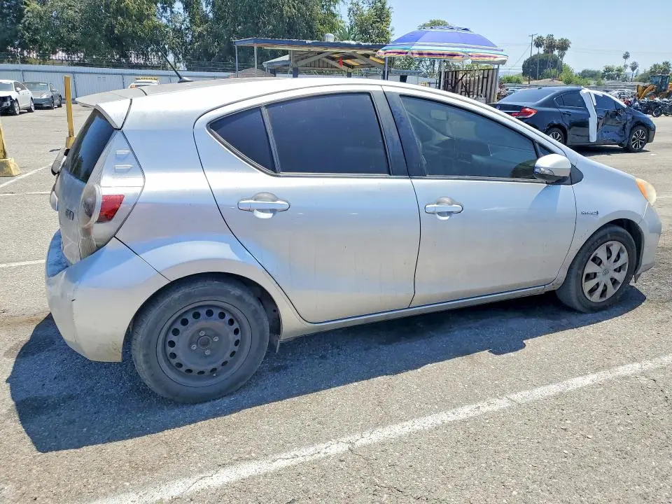2013 TOYOTA PRIUS C TWO  