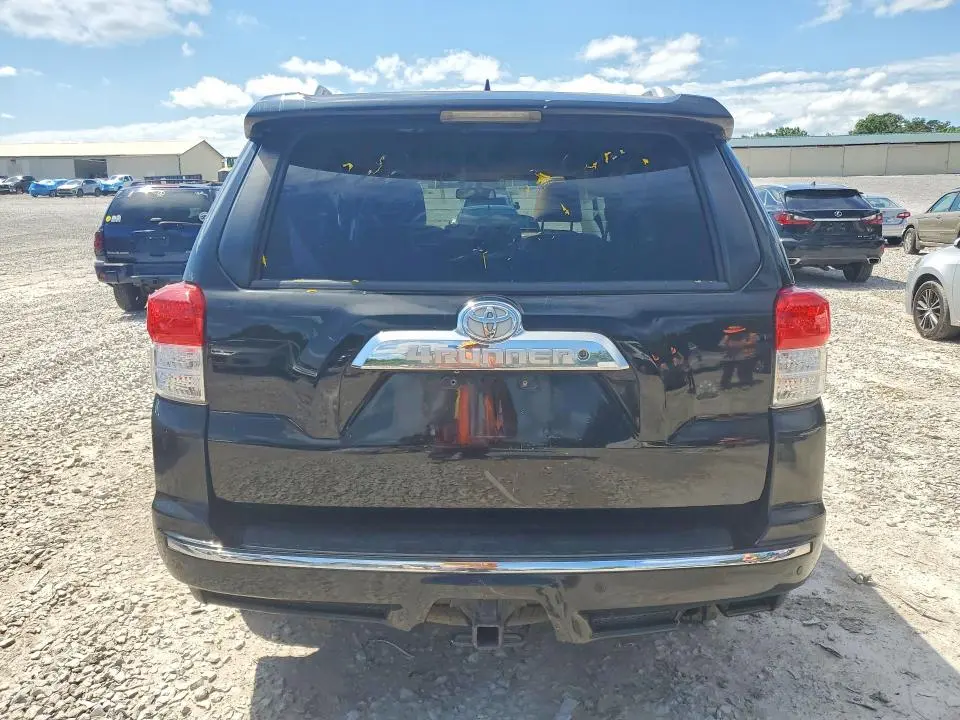 2011 TOYOTA 4RUNNER SR5  