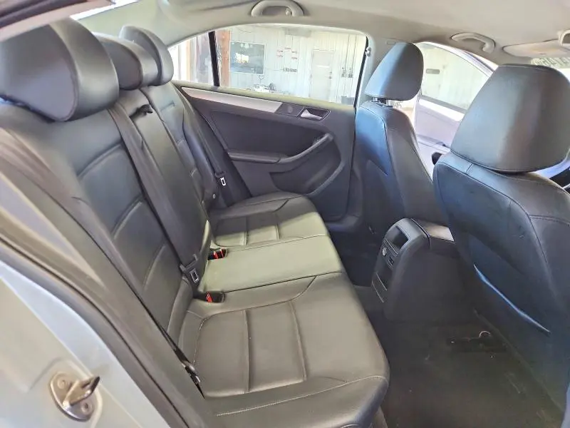 2013 VOLKSWAGEN JETTA SE  