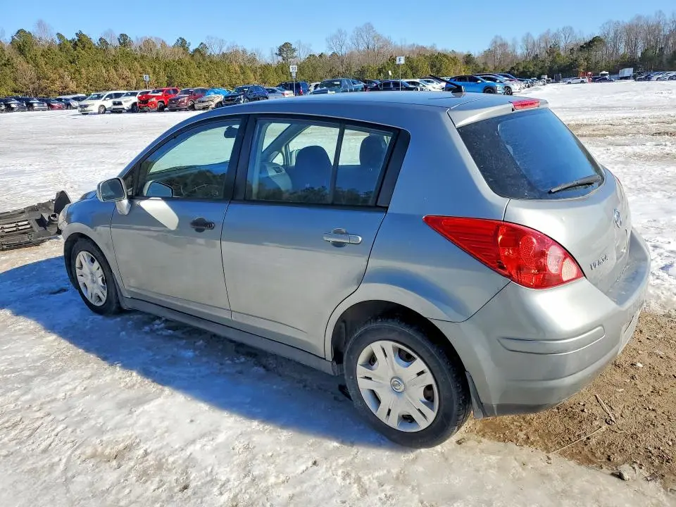 2010 NISSAN VERSA S  