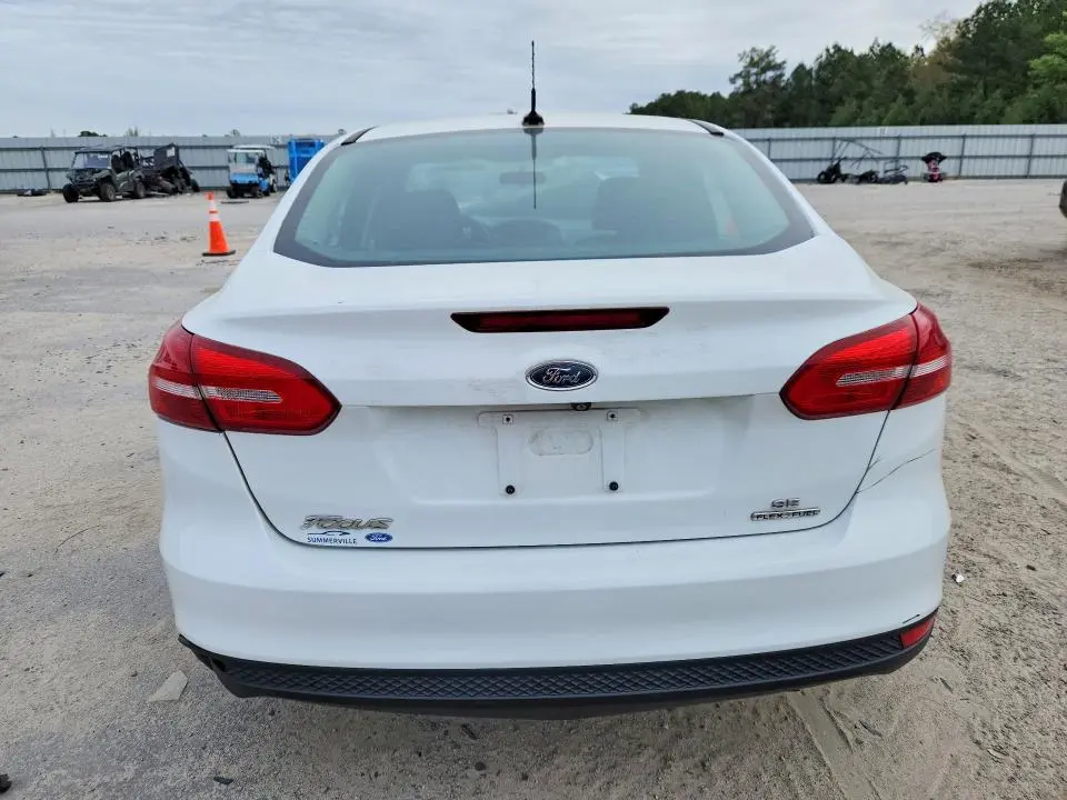 2016 FORD FOCUS SE  