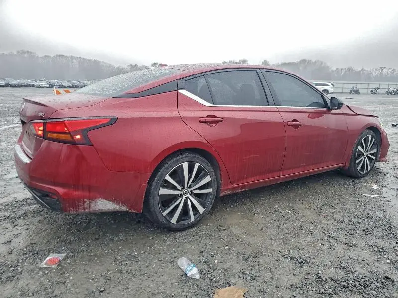 2021 NISSAN ALTIMA SR  