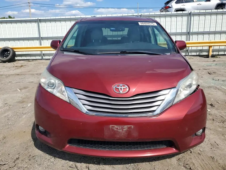 2015 TOYOTA SIENNA XLE 8-PASSENGER  