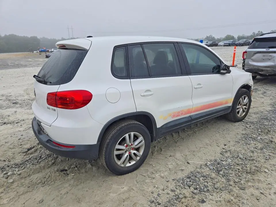 2013 VOLKSWAGEN TIGUAN S  