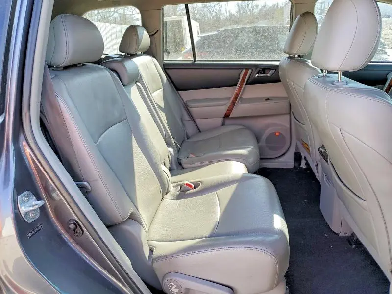 2012 TOYOTA HIGHLANDER LIMITED  