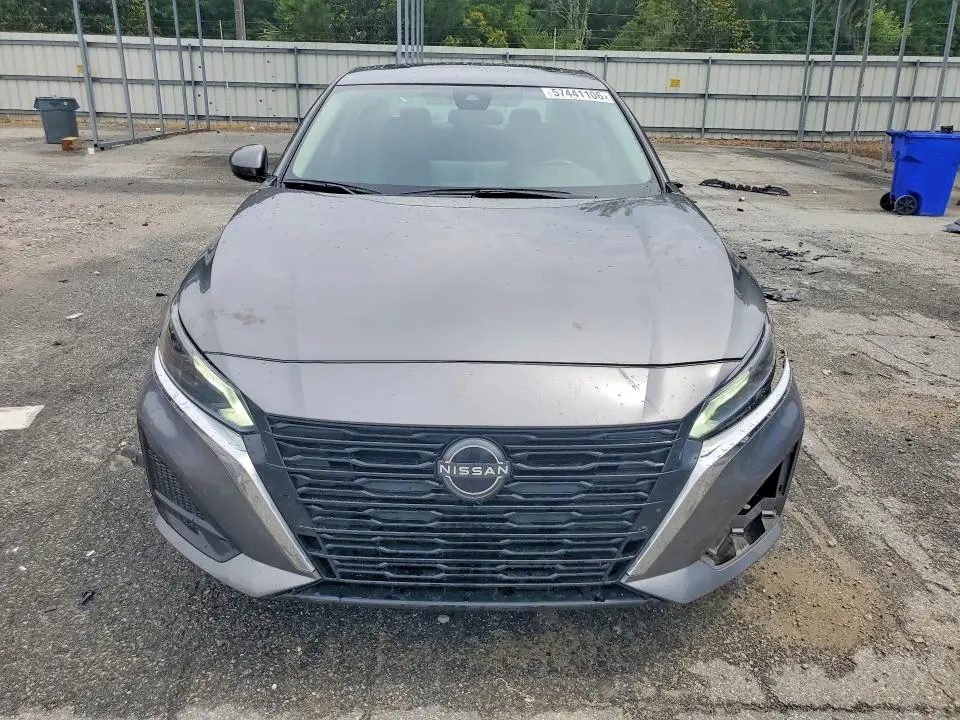 2023 NISSAN ALTIMA SV  