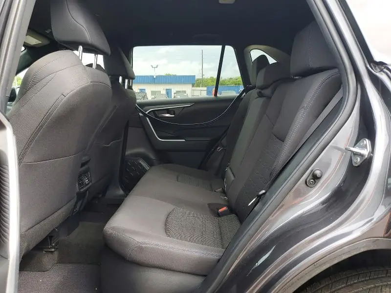 2023 TOYOTA RAV4 SE  