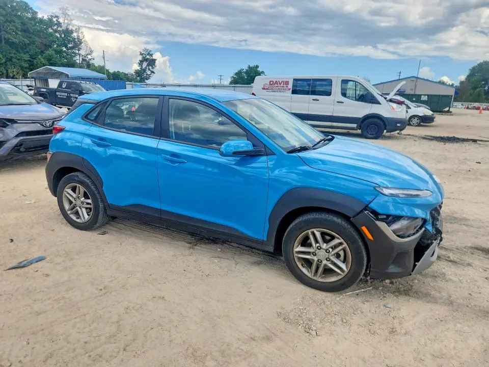 2023 HYUNDAI KONA SE  