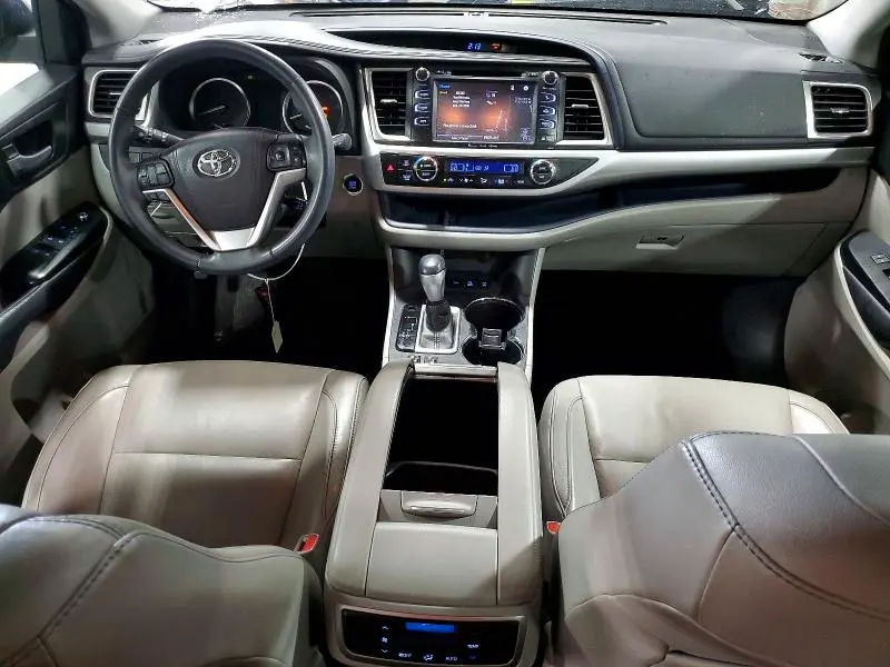 2016 TOYOTA HIGHLANDER XLE  