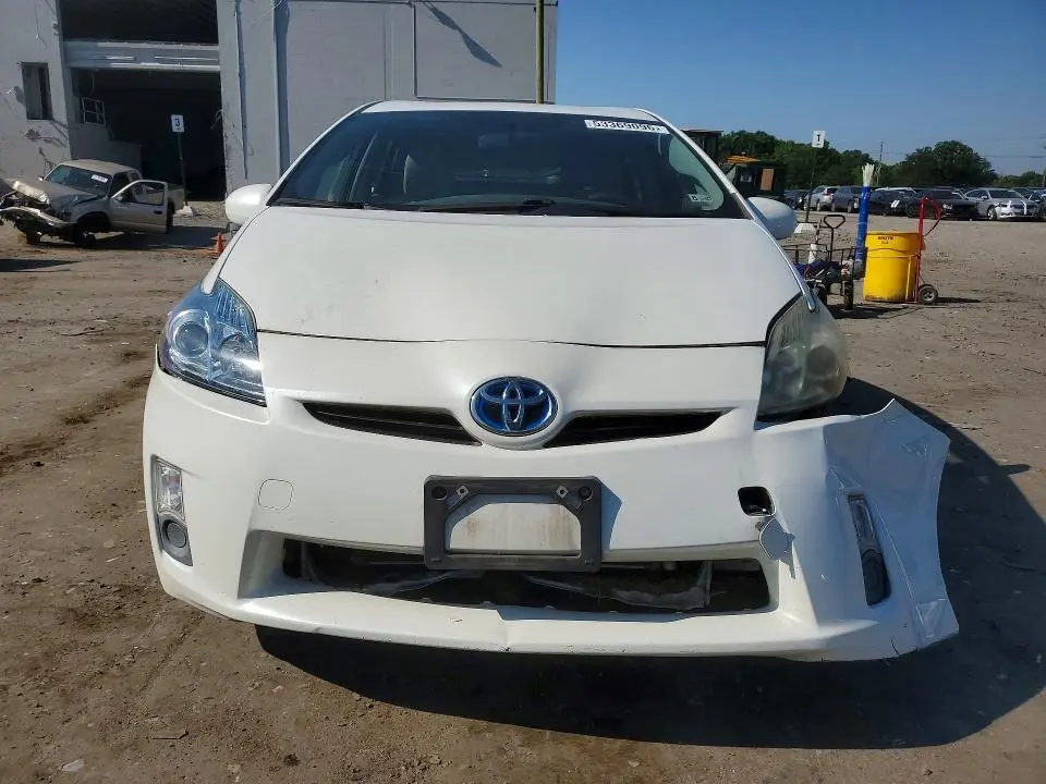 2010 TOYOTA PRIUS III  