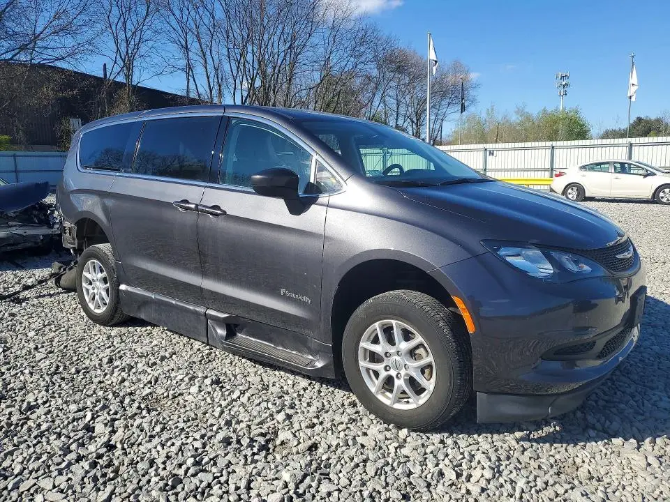 2022 CHRYSLER VOYAGER LX  