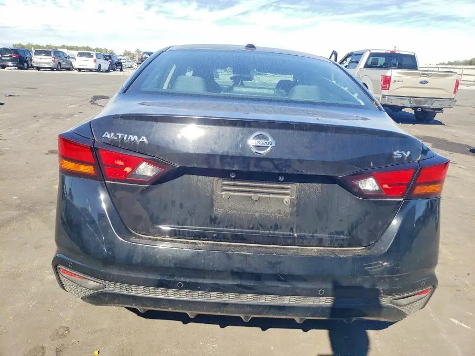 2022 NISSAN ALTIMA SV  