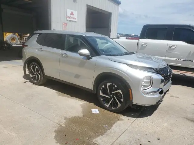 2024 MITSUBISHI OUTLANDER SE  