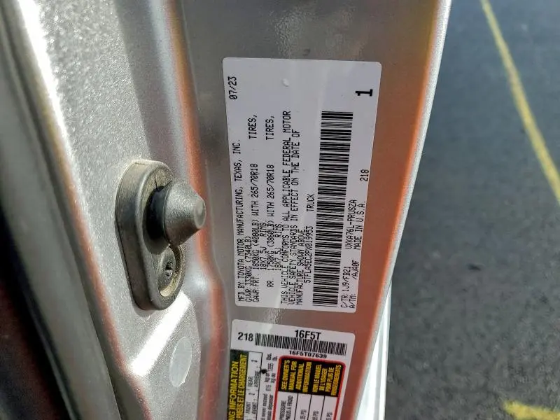 2023 TOYOTA TUNDRA CREWMAX SR5  