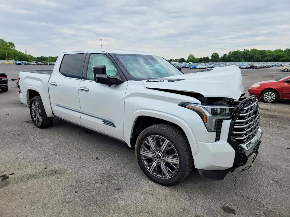 2023 TOYOTA TUNDRA CREWMAX CAPSTONE  