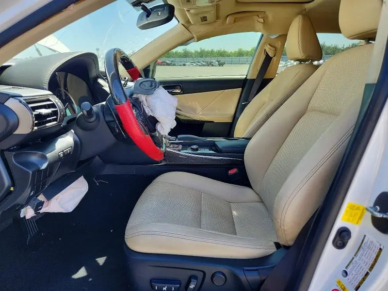 2016 LEXUS IS 200T  