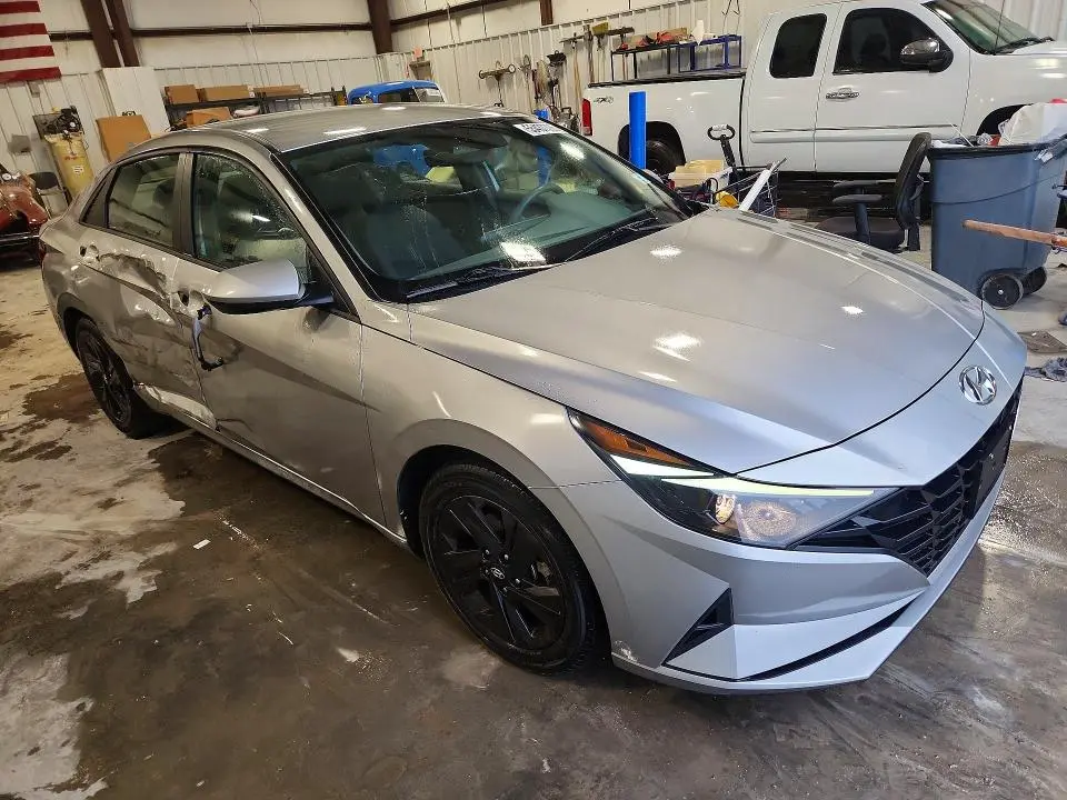 2021 HYUNDAI ELANTRA SEL  