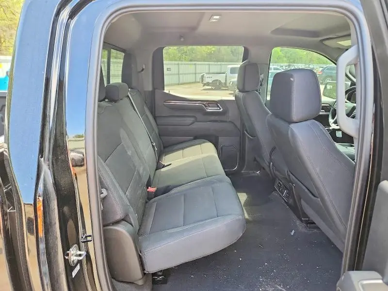 2024 CHEVROLET SILVERADO C1500 LT  