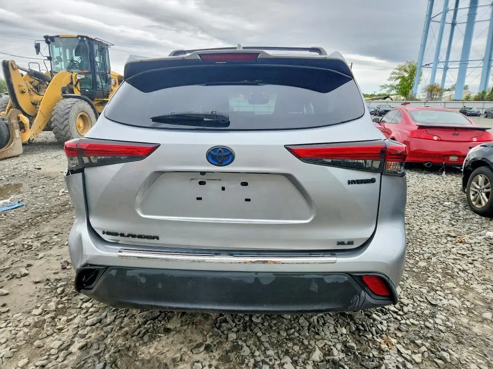 2021 TOYOTA HIGHLANDER HYBRID XLE  