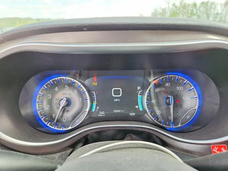 2017 CHRYSLER PACIFICA LIMITED  