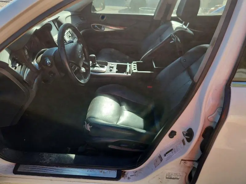 2019 INFINITI Q70 3.7 LUXE  