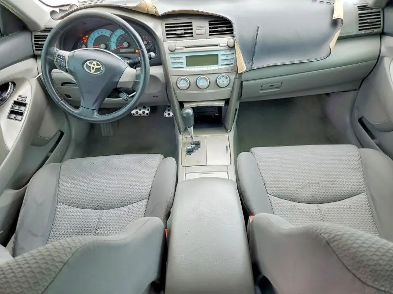 2011 TOYOTA CAMRY SE  