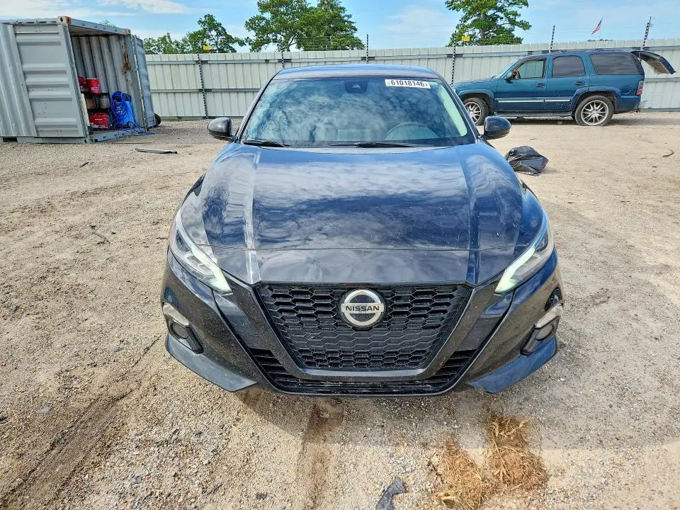 2022 NISSAN ALTIMA SR  